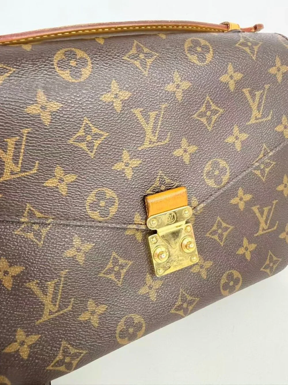 Louis Vuitton Pochette Metis